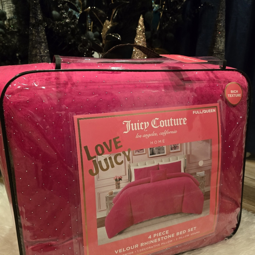 Juicy Couture Full/Queen  4piece velour rhinestone hot pink bed set new